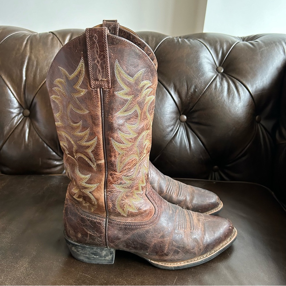 Ariat men’s brown cowboy boots size 10.5 EE (Wide Width)